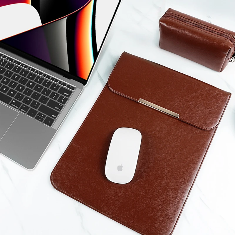 laptop carrying sleeve with accessory pouch