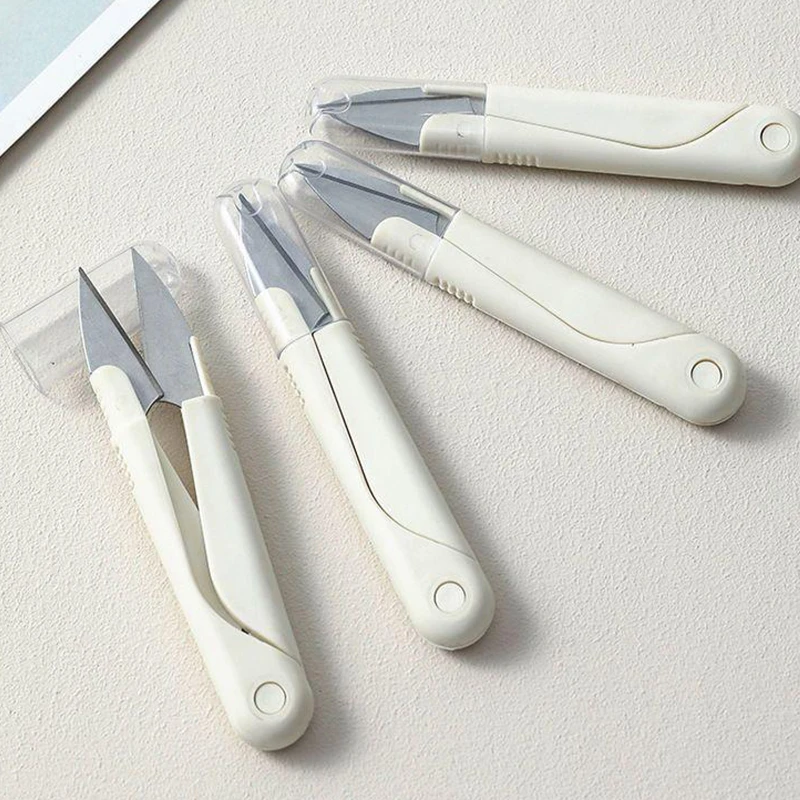 portable spring loaded thread scissors