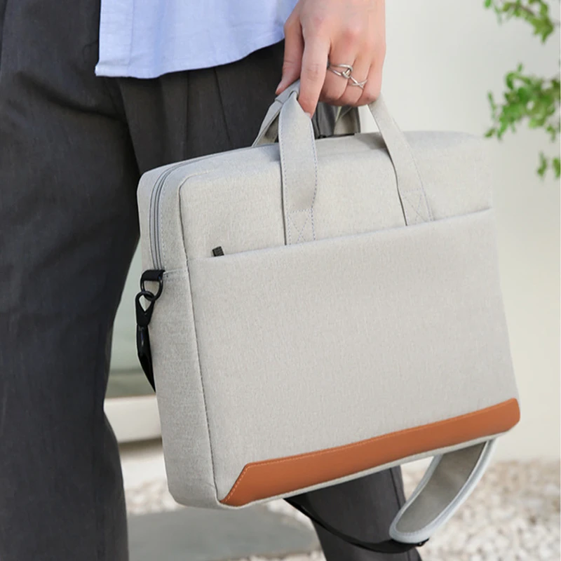 15.6" multi compartment laptop shoulder bag