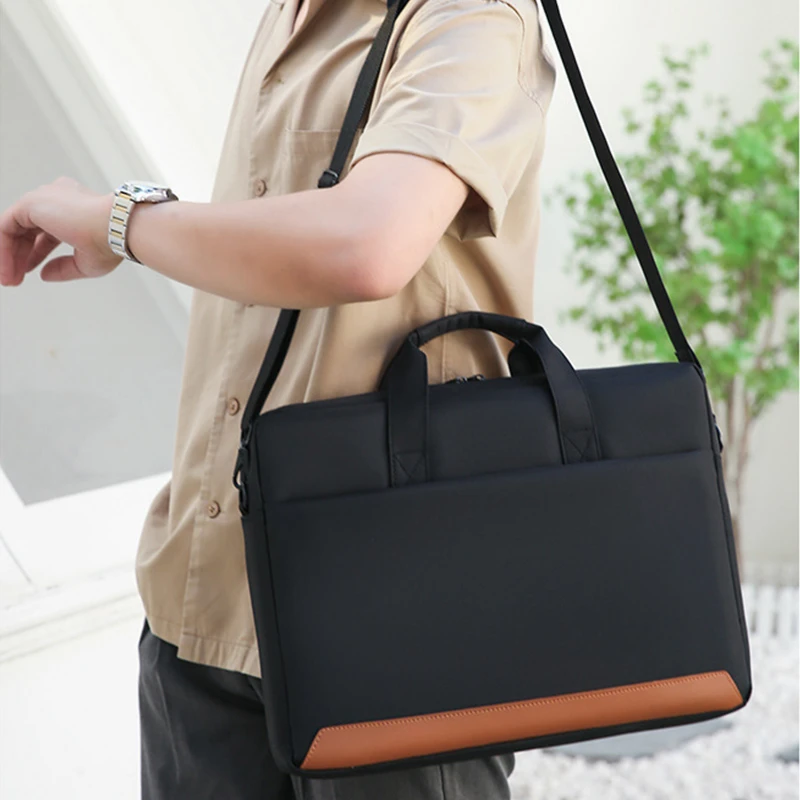 15.6" multi compartment laptop shoulder bag