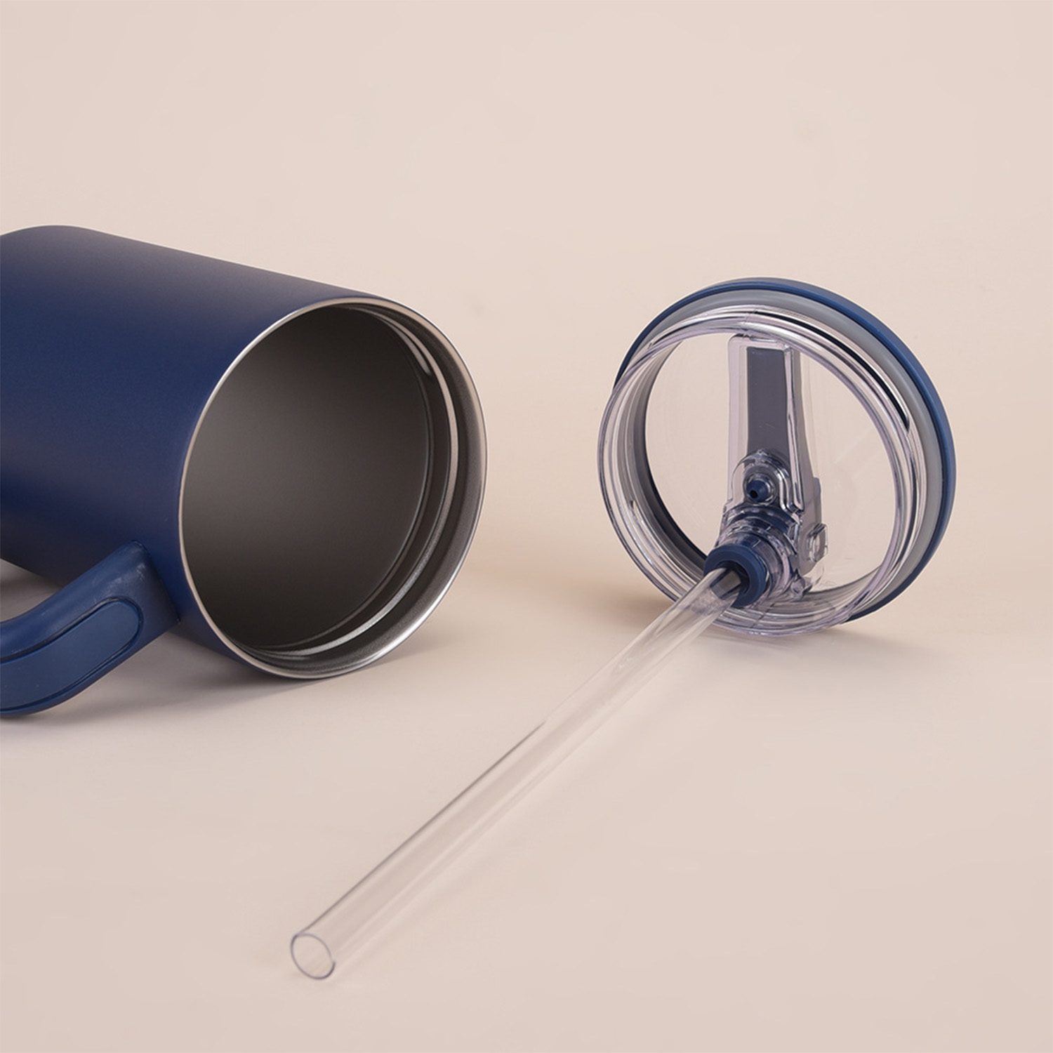 32 oz vacuum insulated tumbler with handle & straw lid (copy)